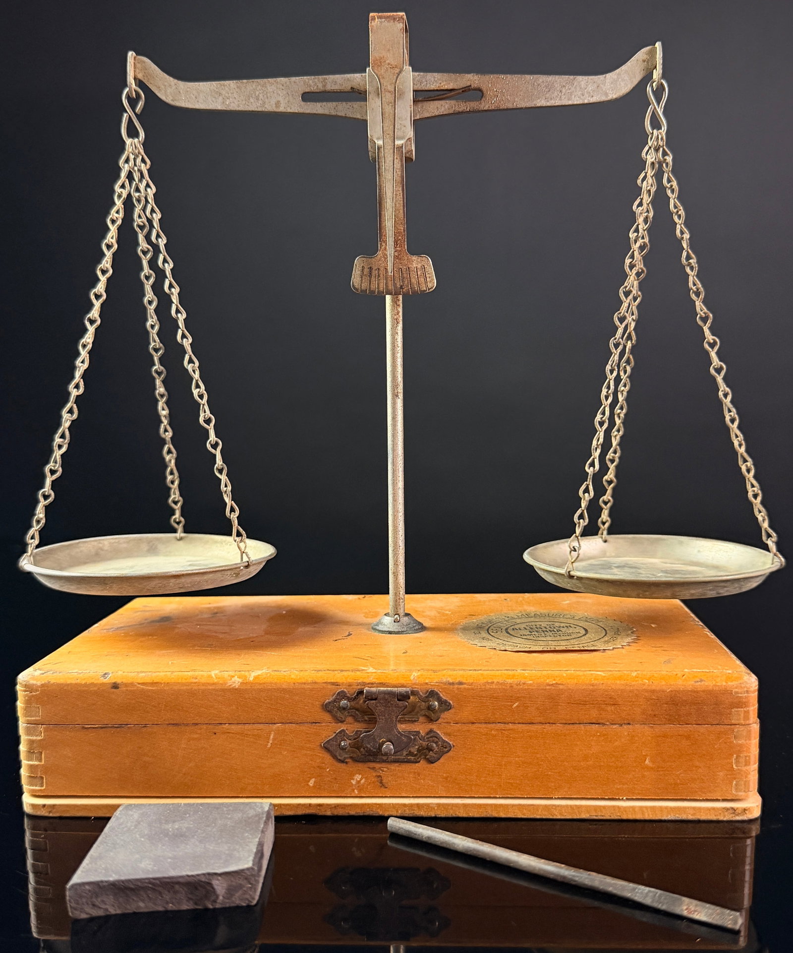 Vintage The American Scale Portable Balance Scale Set for Old Gold Exchange of Penna. (1 of 8)