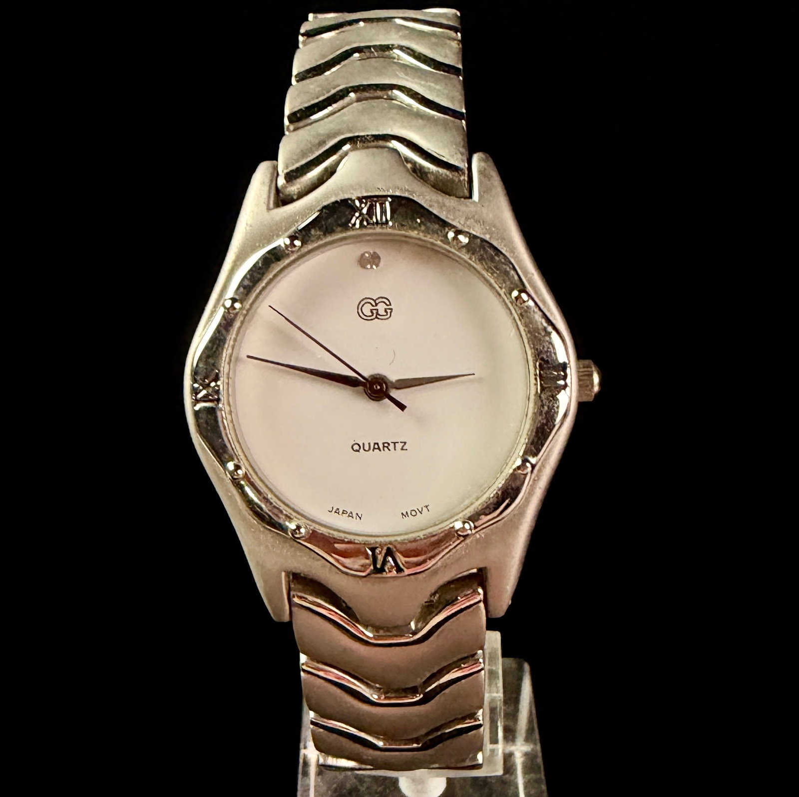 GG Ladies Quartz Watch Model 73788 with Integrated Wave Link Bracelet (1 of 8)