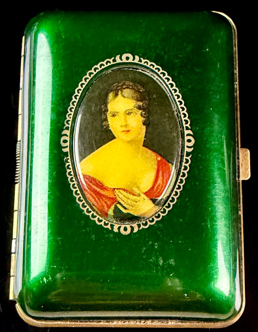 Helena Rubinstein Emerald Green Enamel and Gold-Tone Double Makeup Compact (1 of 10)