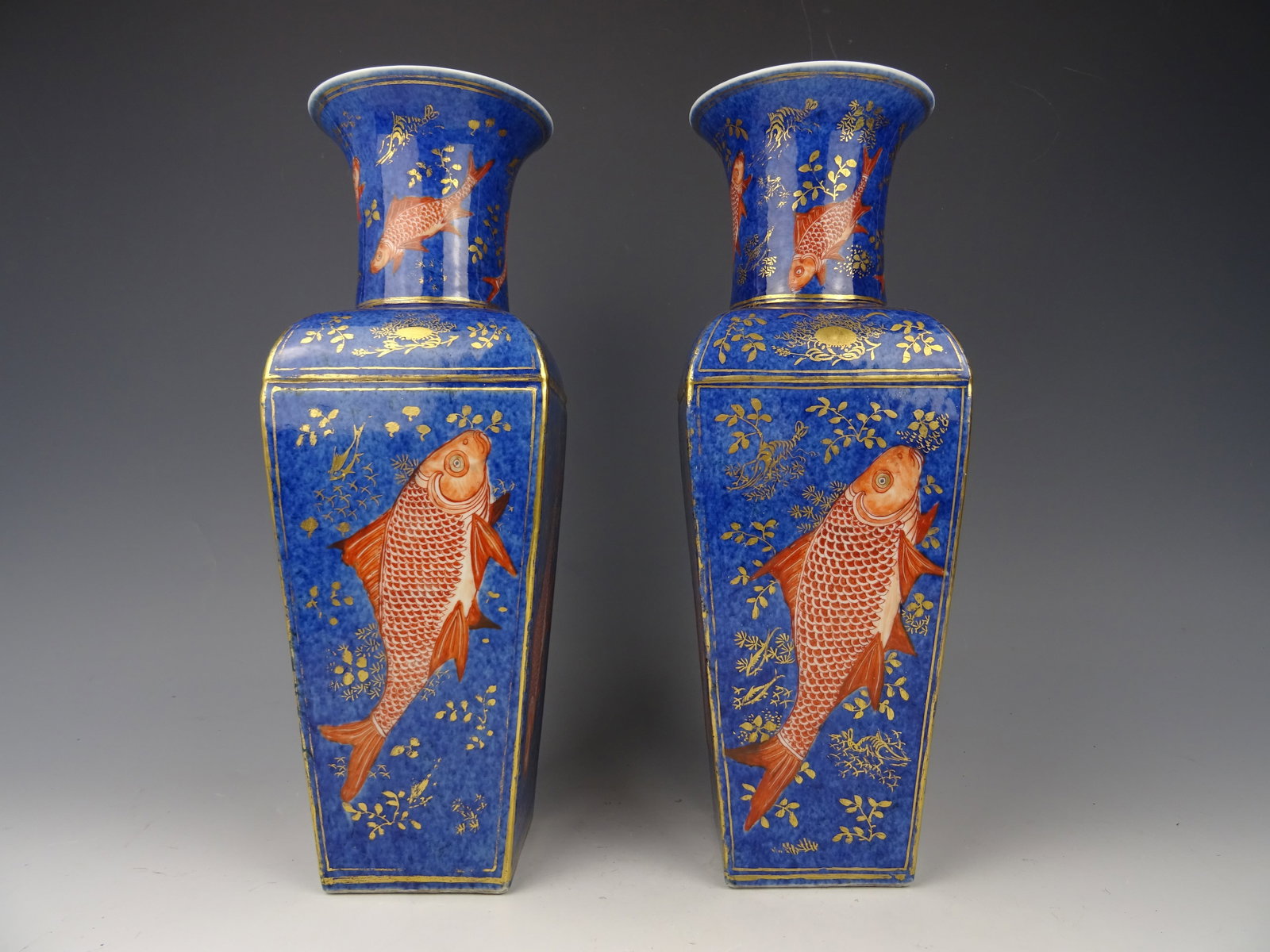A pair porcelain vases (1 of 4)
