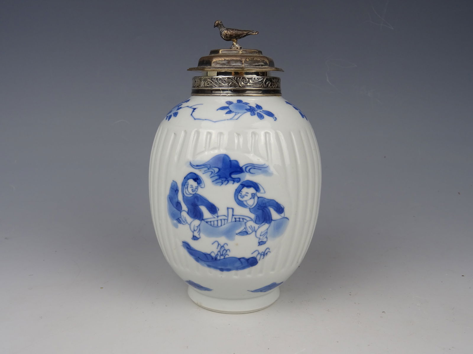 Porcelain B/W vase (1 of 5)