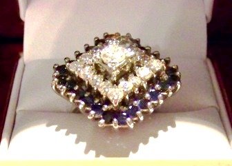 Vintage 14kt Gold Diamond & Sapphire Ladies Ring