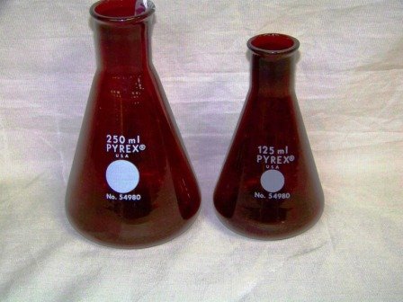 Pair of Ruby Red Pyrex Beakers: Both Numbered 54980. 1 = 250ml & 1 = 125ml.