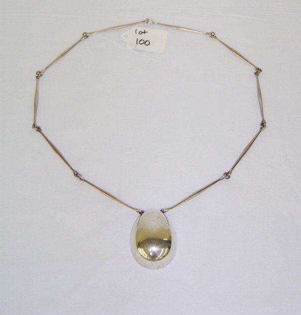 Georg Jensen Sterling Dog Bone Necklace & Pendent: Total length app. 15" Each link app. 2 1/2" long 10 links to chain. Pentent stamped Georg Jensen Denmark 925 S # 122