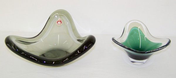Pair Modern Signed Art Glass Bowls Holmegaard Coqui: Larger bowl is Holmegaard with paper label & signed to base 19 D 62 , 7 1/4" across . Other signed Coquill 5" across largest app. 3 1/2" tall