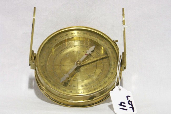 Stanley & Co. S.L.No. 1202 London Surveying Compass: Stanley & Co. S.L.No. 1202 London Surveying Compass,With dual sights and is app.4 1/2" across with lid.