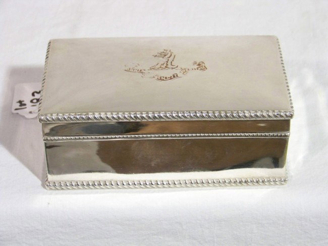 Elis Barker Silver Co. 1906-1911 Dresser Box: Elis Barker Silver Co. 1906-1911 Dresser Box.6" long 3 5/8" deep and 2 1/4" tall .