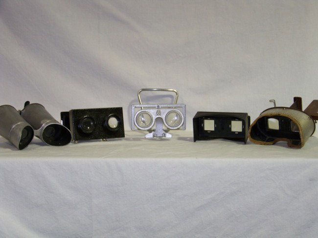 Large Lot of Antique Stereo Viewers & Slides: Large Lot of Antique Stereo Viewers & Slides. Comes with 100's of slides and 5 viewers by Monarch by Keystone , metal keystone viewer and 3 others.