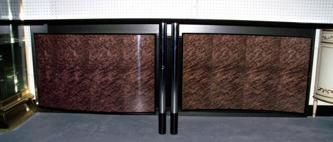 Modern Saporiti Italia Steel & Purple Lacquer Cred: Modern Saporiti Italia Steel & Purple Lacquer Credenza. Has 2 large S shaped doors. Mirrored on intieor. Has label on side. Stands 32 3/4" tall 94 1/2" long and 21 3/4" deep. Has 2 steel leg supports 