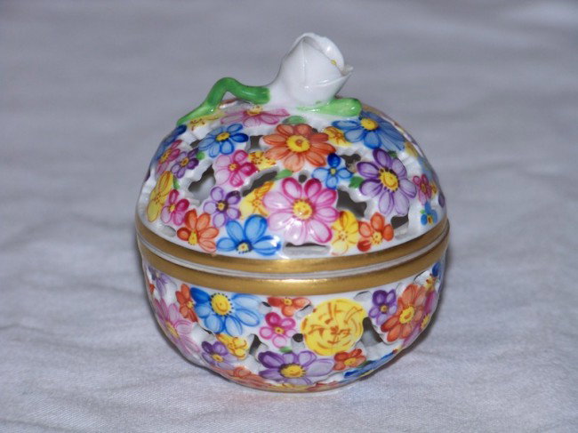 Herend Floral Pierced Covered Dresser Box: Herend Pierced Covered Dresser Box , app. 2 1/4" tall and app. 2" wide.# 6219/C 17 on base.