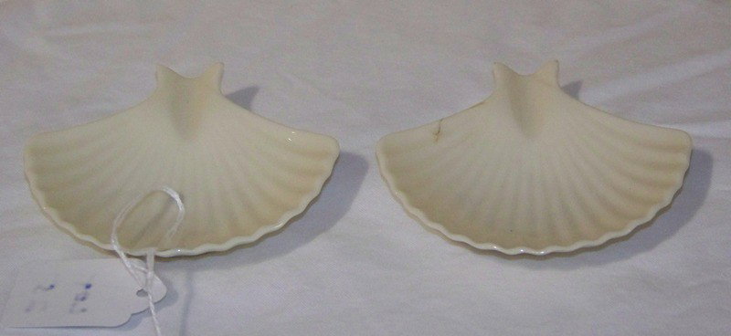 Pair Vintage Blue Mark Lenox Shell Dishes: Pair Vintage Blue Mark Lenox Shell Dishes/ Ashtrays. Each is app. 3 1/2" long x 3 1/4" wide.