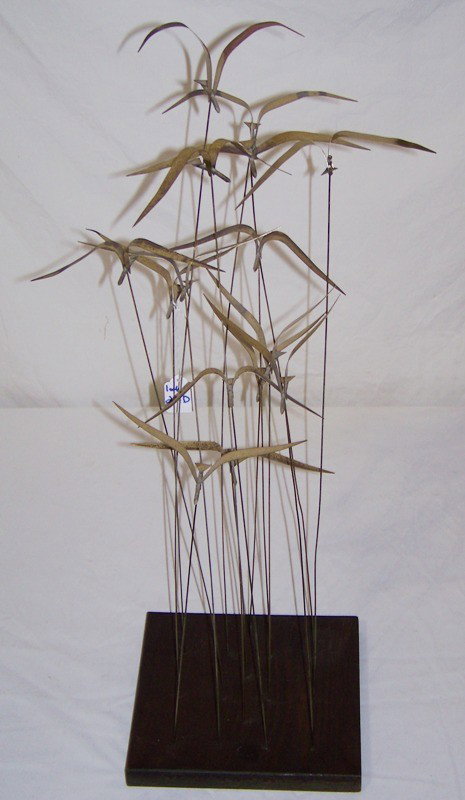 Vintage Modern Curtis Jere Multi Bird Table Sculp: Vintage Modern Curtis Jere Signed Multi Bird Table Sculpture. 15 brass birds and resting in wooden base and stands app. 29" tall.