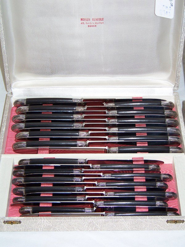 Antique French Maison Renoult Silver & Ebony Knife: Antique French Maison Renoult Silver & Ebony Knife Set. Service for 12. Has 12 - 9 5/8" knifes and 12 - 8" knifes in a fitted box.