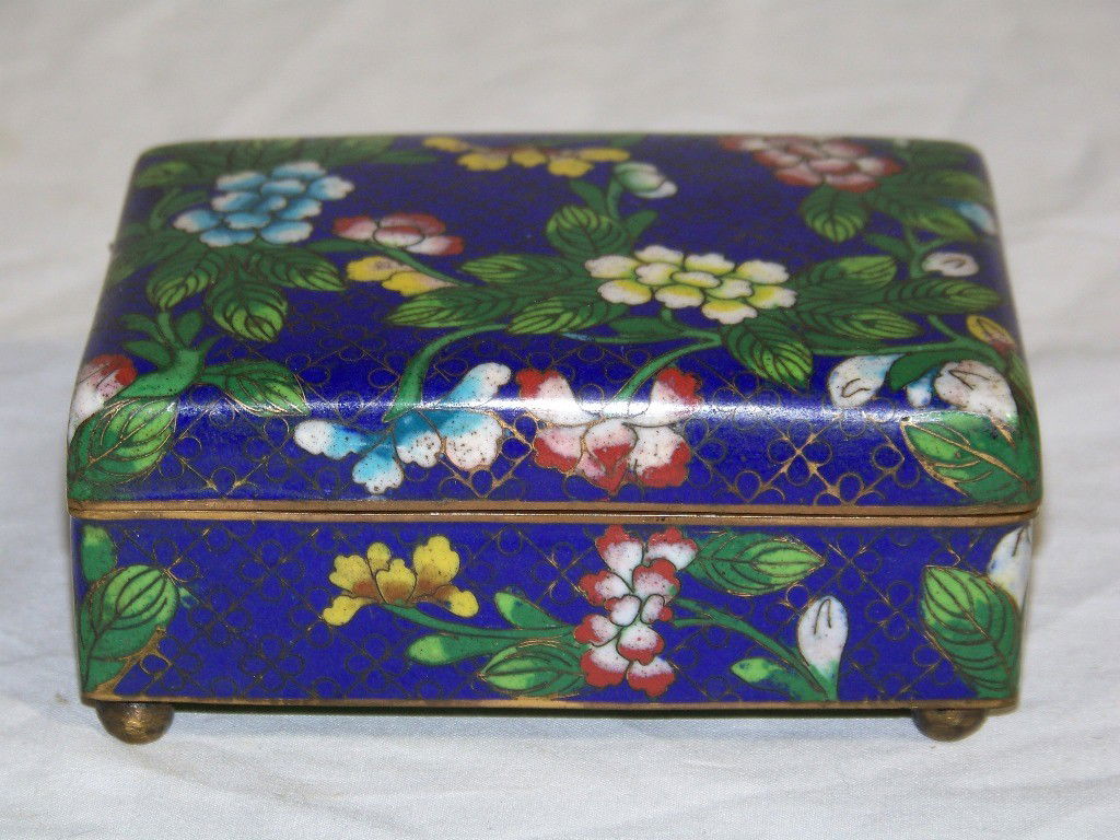 Vintage Chinese Cloisonne Covered: Vintage Chinese Cloisonne Covered. Box is app.4 1/2" long and 3 1/4" long and 2" tall resting on round bun feet.