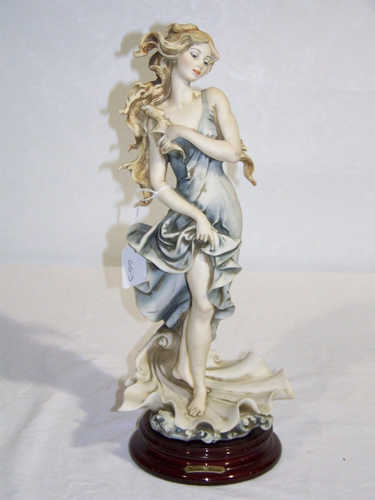 Giuseppe Armani Artist Signed Collector's Society : Giuseppe Armani Artist Signed Collector's Society Figure. Great figure of a lovely lady standing on a shell, Artist signed on figure and standing app.15" tall on base.