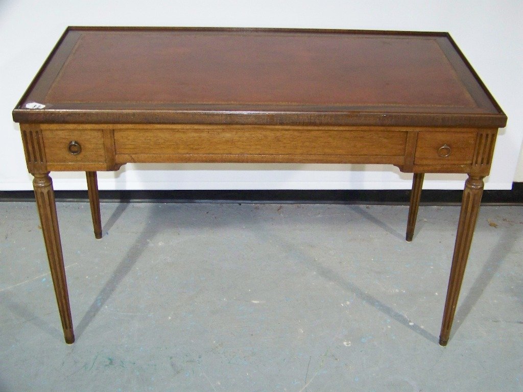 Antique Louie XVI Style Games Table/Desk: Antique Louie XVI Style Games Table. Great table with a drawer to each side with a tooled leather top, once flipped has a inlaid Backgammon Board and a later felt back to top. Great table standing 28