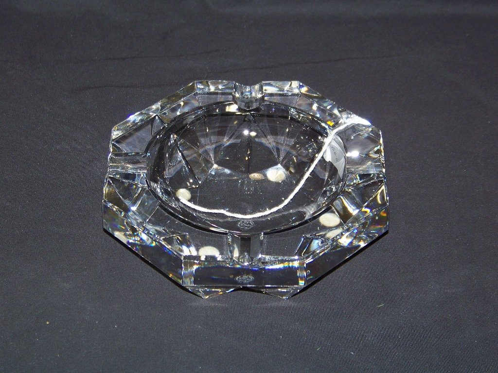 Vintage Signed Baccarat Crystal Ashtray: Vintage Signed Baccarat Crystal Ashtray. Great ashtray app.5 3/4" across and app.2" tall.
