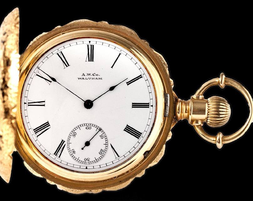 WALTHAM 18K "ROYAL" POCKET WATCH: A.W.Co. Waltham 18K "Royal" pocket watch in hunter case with porcelain face and Roman numerals. SN 1,618,734 - 1880-1881. Face has no hairline cracks or chips. Hunter case has enameled pictoral embell