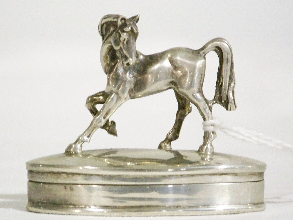 Fine Vintage Sterling Silver Stallion Topped Pill Box: Fine Vintage Sterling Silver Stallion Topped Pill Box.Great box hallmarked and stamped inside.Box is app.2" long and app.1 3/4" tall.