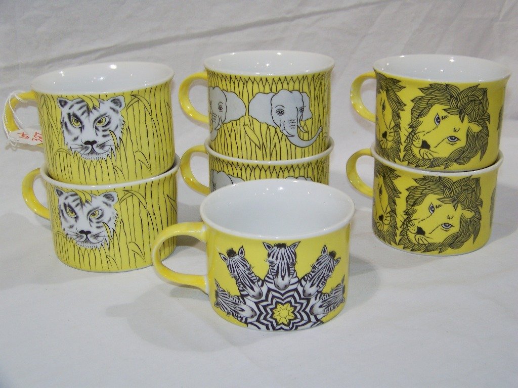 7 - MID CENTURY "FRANCI" VILLA VANILLA " ANIMAL MUGS: 7 - MID CENTURY FRANCI VILLA VANILLA PALM BEACH LION MUGS.Great set of 7 with 2 Lions,2 Tigers,2 Elephants and 1 Zebra.Each is app.3" tall and app.5 3/4" deep.