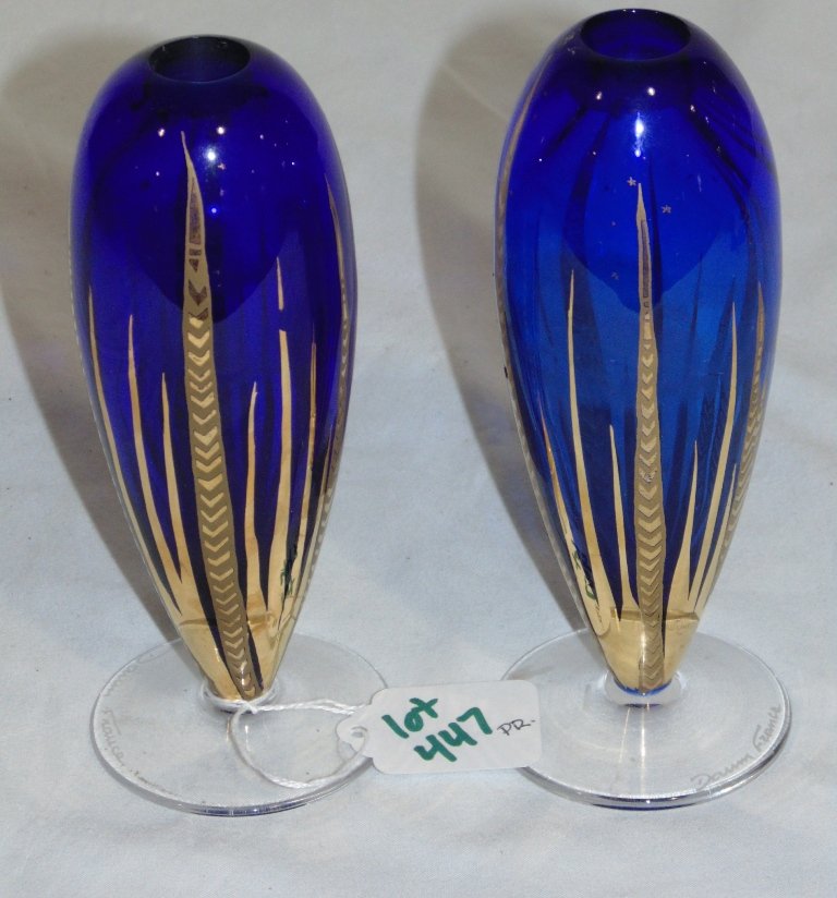 PAIR DAUM FRANCE ART DECO STYLE VASES: PAIR DAUM FRANCE ART DECO STYLE VASES. Great pair of 7" vase in a Art Deco style.Each signed on base DAUM FRANCE and one with BB on base.