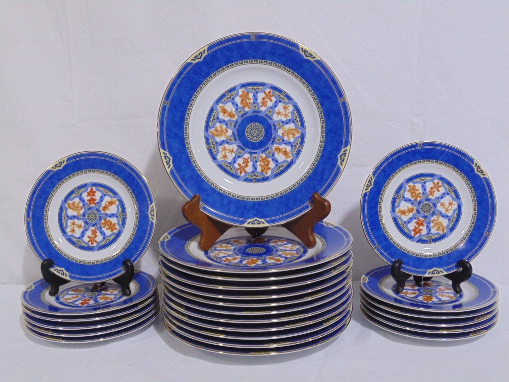 24 Christofle "Oceana Bleu Ginkgo" Pattern Plates: 24 Christofle "Oceana Bleu Ginkgo" Pattern Plates.Great set of plates with set having Twelve 8 3/4" plates and twelve 6 1/4" plates (one has small chip as shown).Rest are in like new condition.