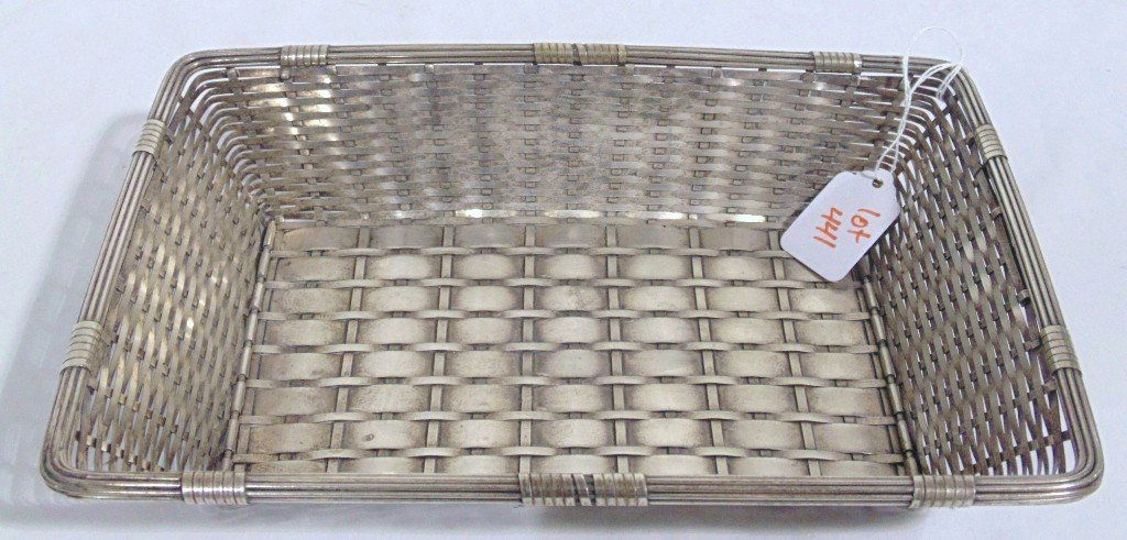 Fine Early Christofle Gallia S/Plate Wire Basket: Fine Early Christofle Gallia S/Plate Wire Basket. Stamped on base.Basket is 11" long and 7 1/2" wide,2 1/2" tall. From the Estate of Neil Letson.
