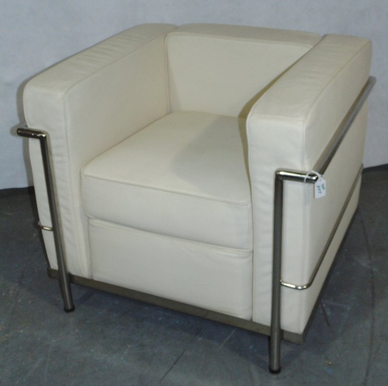 Mid C. Modern Le Corbusier Style Leather & Chrome Chair: Mid C. Modern Le Corbusier Style Leather & Chrome Chair.Great chair in the style of Le Corbusier. App. size is 27" tall,30 5/8" wide and 27 3/4" deep.