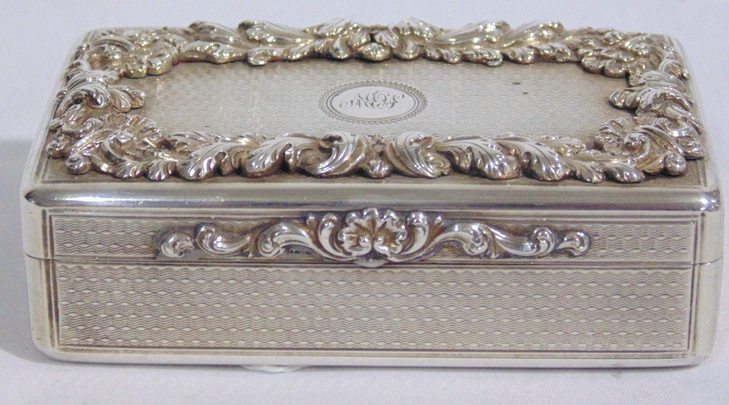19th C.Silver Gilt Presentation Snuff Box,E.Edwards II: 19th C.Silver Gilt Presentation Snuff Box,by Edwards Edwards II.Great snuff box with applied Floral decorations and machine turned.Inscription states: Token of Respect to Mr. Mark O'Shaunessy from a f