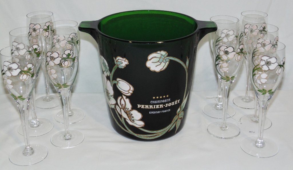 PERRIER - JOUET Emerald Glass CHAMPAGNE BUCKET & 10 GLA: VINTAGE FRENCH PERRIER - JOUET Emerald Glass CHAMPAGNE BUCKET With TEN GLASSES.Bucket is app.8" tall and app.9 5/8" across handlesTen glasses are app.7 1/2" tall,2" across top opening.