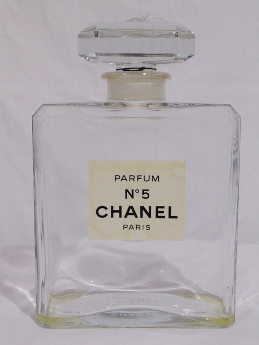 Chanel No 5 Parfum Factice Display Bottle Aug 30 2014 K M Auction Liquidation Sales Ltd In Fl
