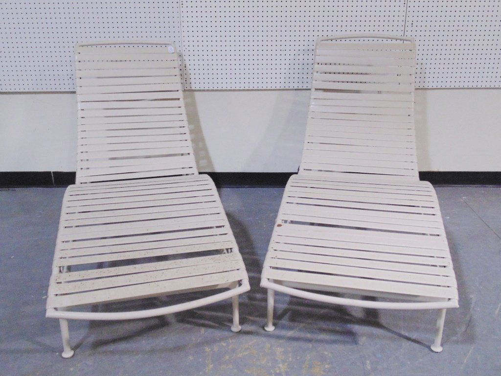 2 Richard Schultz, Fixed Chaise.Knoll International USA: 2 Richard Schultz, Fixed Chaise. Knoll International USA, 1966 enameled aluminum, with replaced straps and wheels as shown.App.26" wide,app.36" tall,5'2" long.