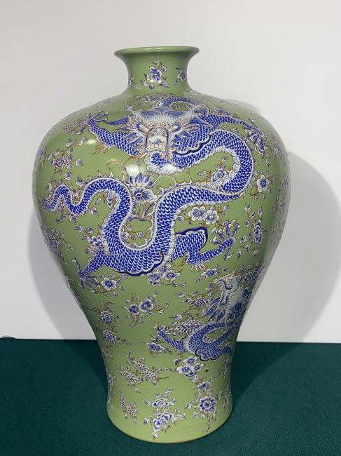 Chinese Vase Celadon glaze with a Blue Dragon (1 of 10)