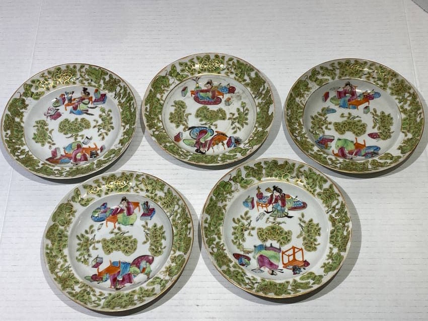 Chinese Export Porcelain plates set of 5 (1 of 5)