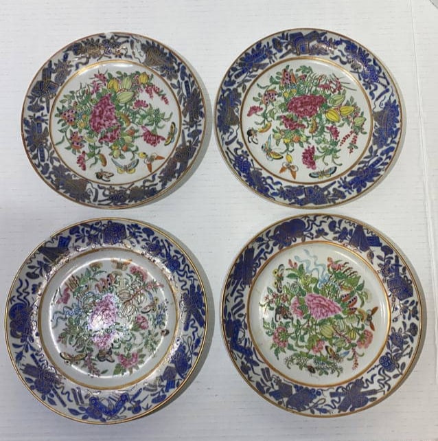 Chinese Export Porcelain plates with flower and butterflies set of 4 (1 of 5)