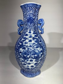 Chinese porcelain Blue and white Vase dragons and 4 character mark