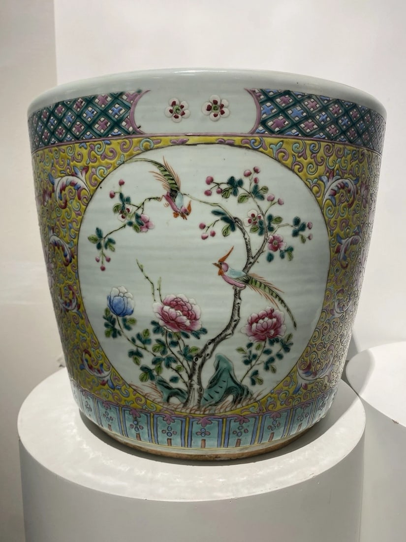 CHINESE FAMILLE ROSE Porcelain Planter JARDINIERE (1 of 11)