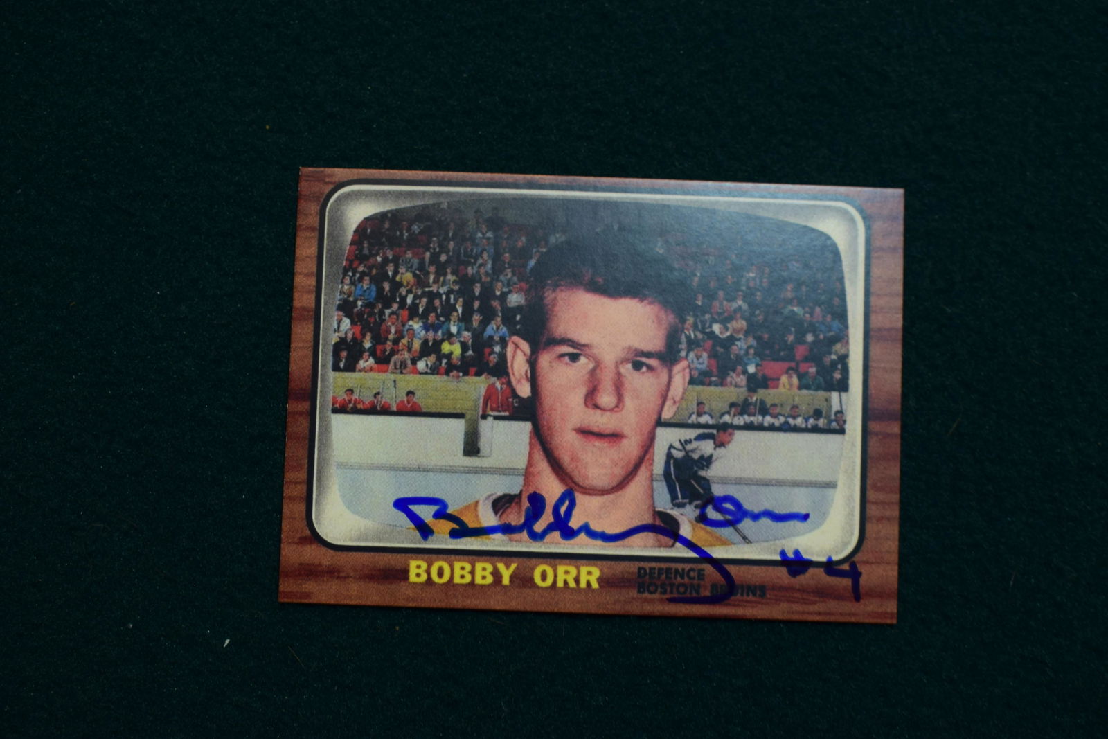 Rookie Topps reprint Bobby Orr signed card (1 of 1)
