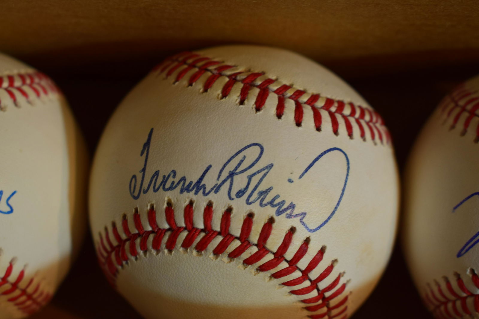 Frank Robinson 500 Home Run hitter signed baseball (1 of 1)