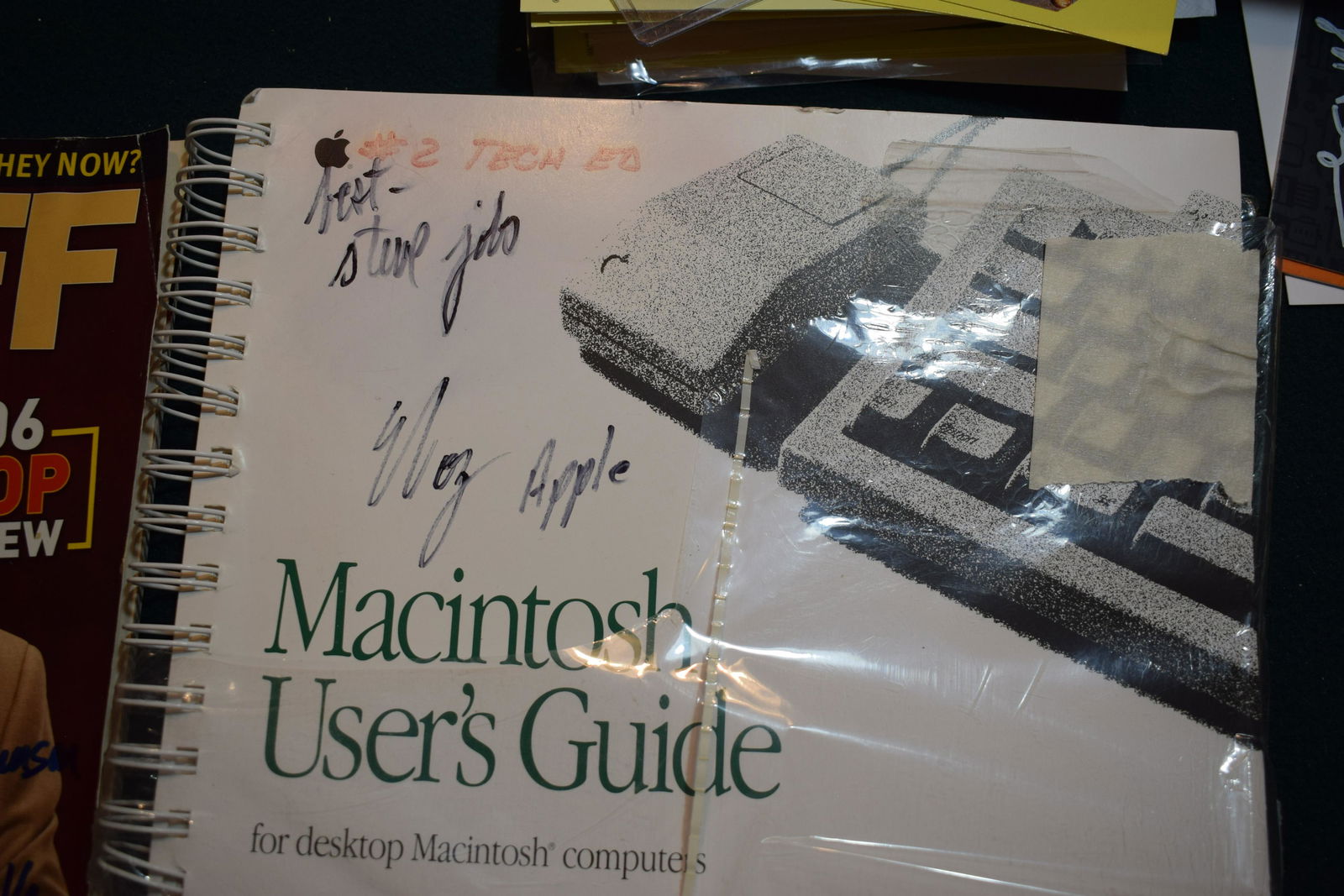 Steve Jobs and Steve Wozniak signed MACINTOSH Original User's Manual (1 of 1)