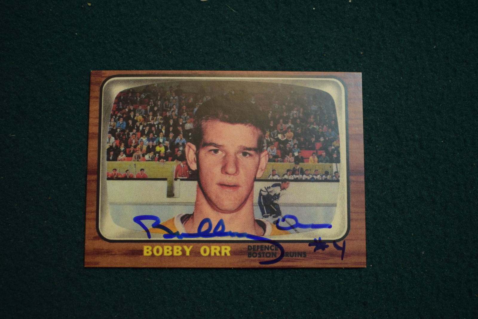 1966 OPC Bobby Orr signed rookie reprint card (1 of 1)