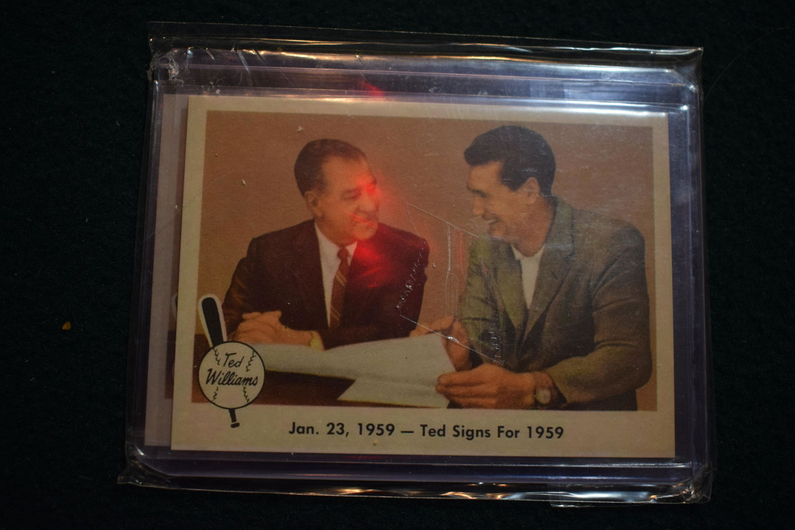 Ted Williams signs 1959 Fleer #68 Short Print card in EX+ condition (1 of 1)
