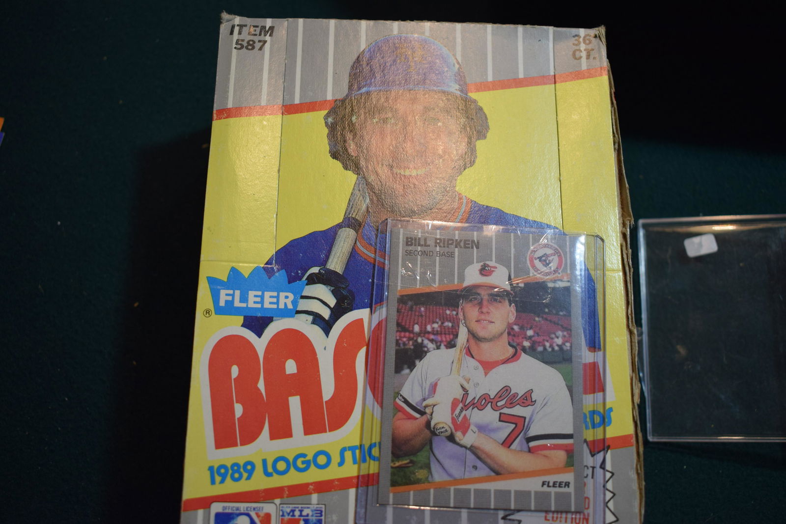 1989 Fleer baseball ERROR unopened wax box w extra Bill Ripken FF card (1 of 1)