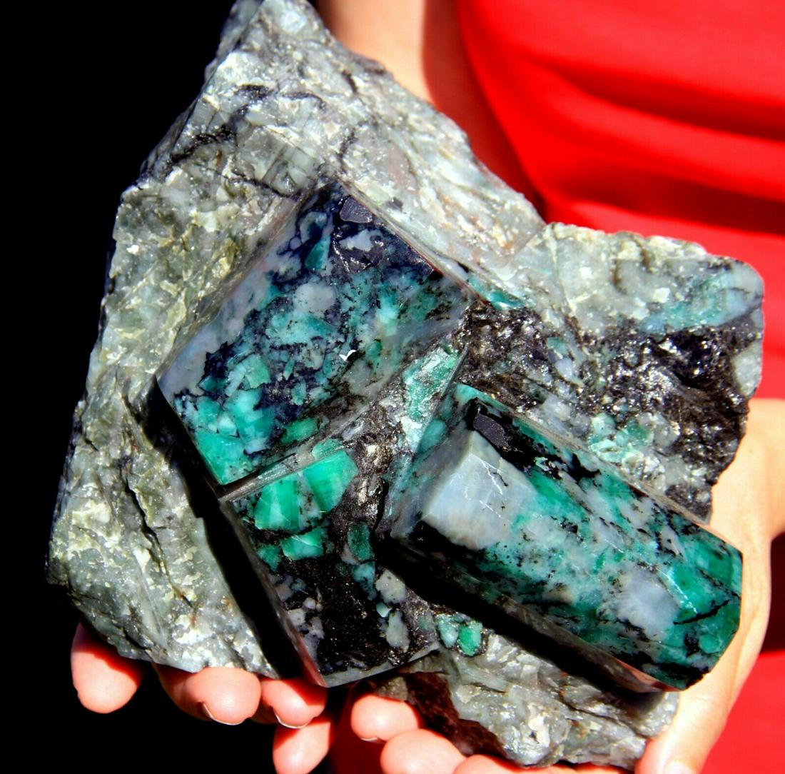 Rare Fossil Emerald Crystals Matrix Minerals Cluster (0139) on Jan 22