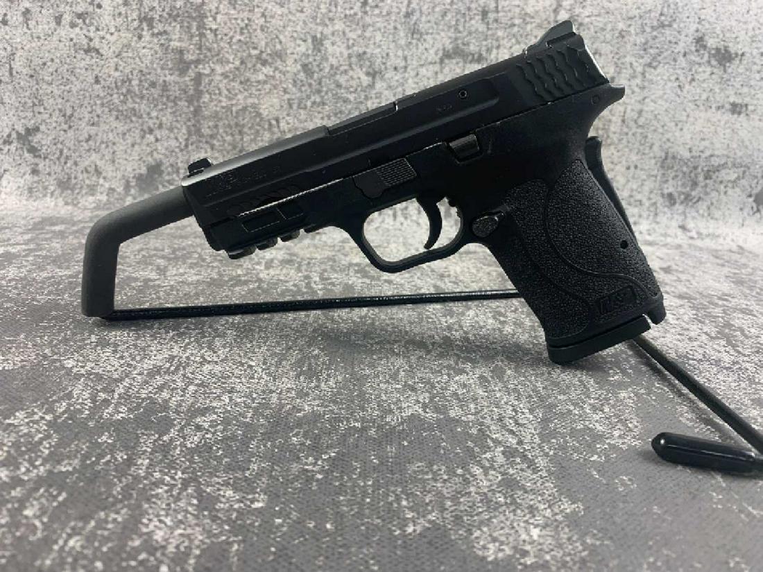 S&W M&P 9 SHIELD EZ: Come with (1) 8-round mag. Could be used for a nice concealable carry. Please see photos. S&W M&P 9 SHIELD EZ 9MM SEMI 3 1/2" SHINY REY6302 VERY GOOD US
