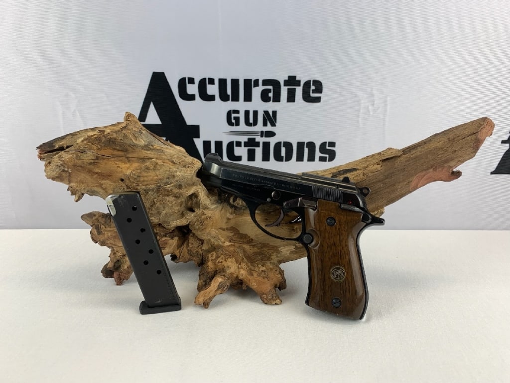 Pietro Beretta 85B 9 Short: Safety function check completed, (1) original mag, original grips still look beautiful, static front and rear sight and everything still functions very smoothly. The ideal carry pistol. Please see pho