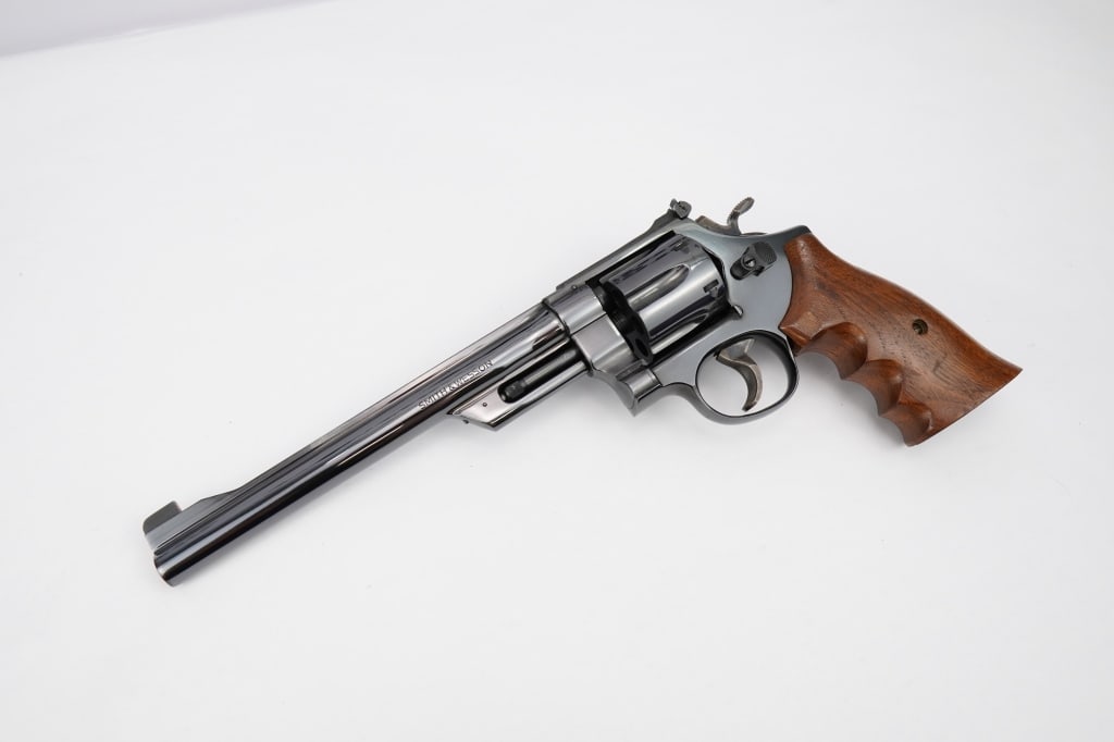 Smith & Wesson 27-2 .357 Magnum: Smith & Wesson collectors will not want to miss this opportunity. This Smith & Wesson 28-2 is dated to a production range of 1975-77 based on the serial number (N370861). This double action revolver h