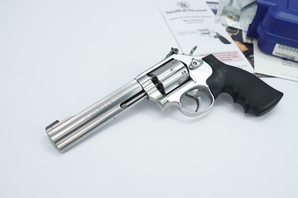 Smith & Wesson 617-5 .22lr: The Smith & Wesson model 617 revolver in .22 LR caliber, is based upon the previous model 17, that’s no longer produced, improved by using stainless steel instead of the standard blued carbon steel.