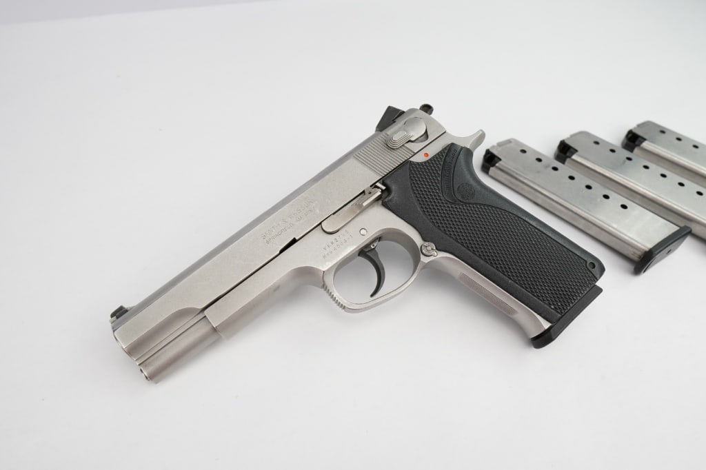 Smith & Wesson 4506-1 45 Auto: The Smith & Wesson Model 4506-1 is a third-generation semi-automatic pistol from Smith & Wesson 4500 series of handguns. The 4506 is chambered for the .45 ACP cartridge and features a 5” barrel
