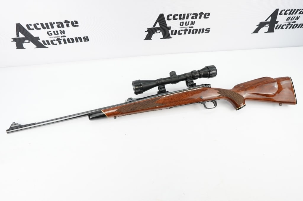 WINCHESTER 70-XTR 30-06 SPRG: The Winchester Model 70 XTR Featherweight is a bolt-action rifle that was introduced by Winchester in 1981. The beautiful classic stock sets it apart from other Winchester Model 70 rifles. This 70 XTR